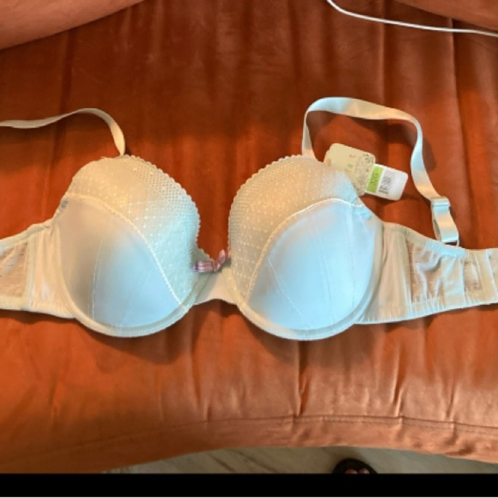Affinitas White Bra